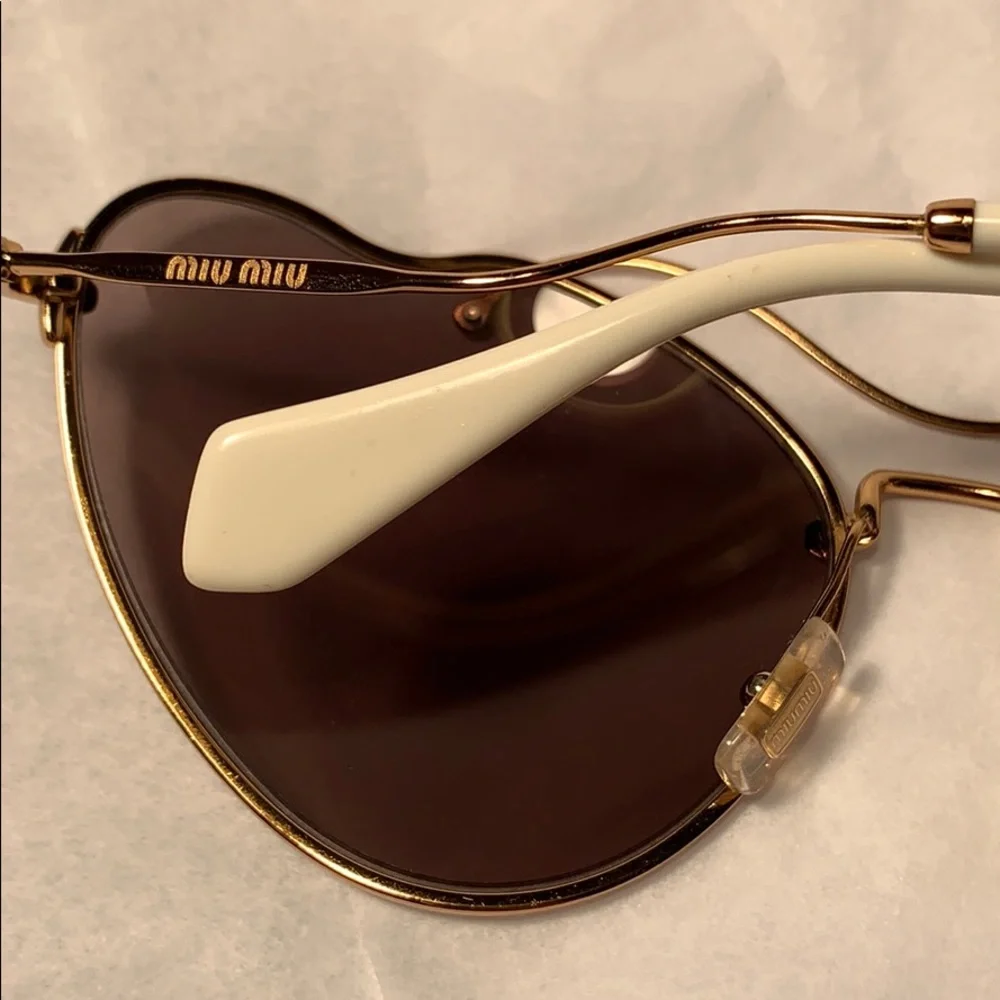 Miu Miu Butterfly Made in Italy hardly preloved
